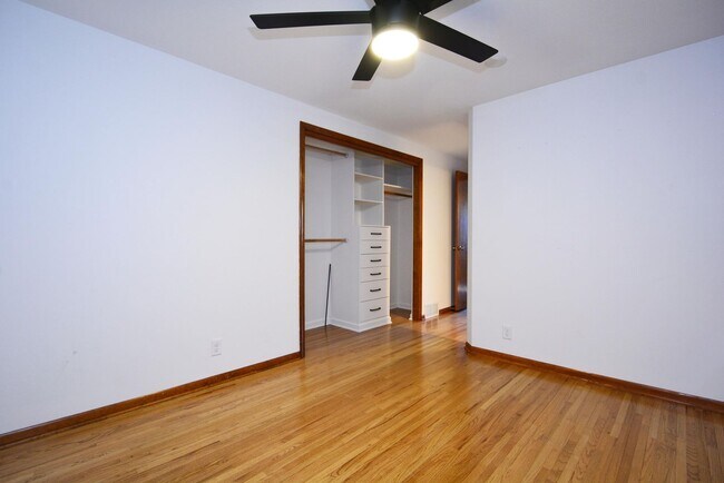 Building Photo - Beautiful 3-Bed 3-Bath Home in Golden Valley - Available 6/1!