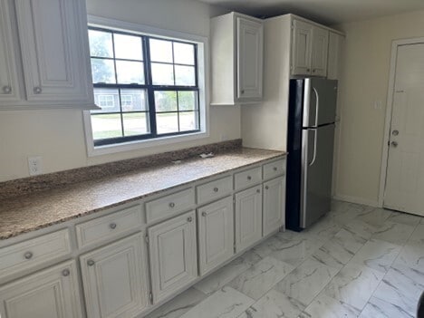Building Photo - 2318 Kingsdale Dr