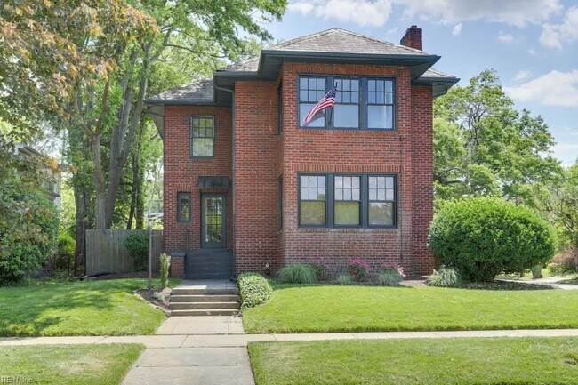 Building Photo - 1700 Claremont Ave