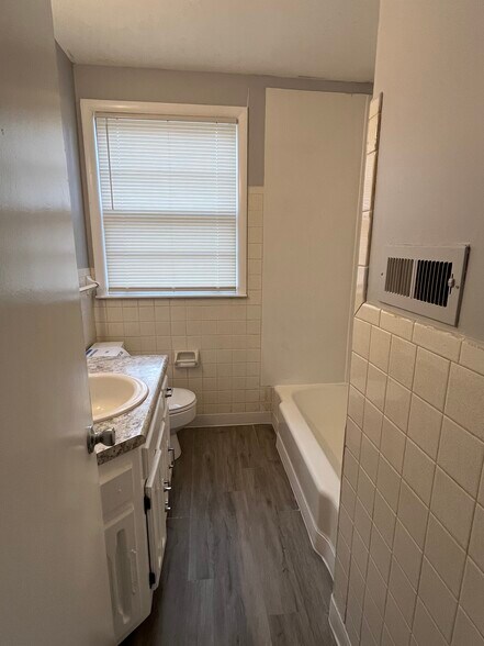 Building Photo - 3238 Panorama Dr