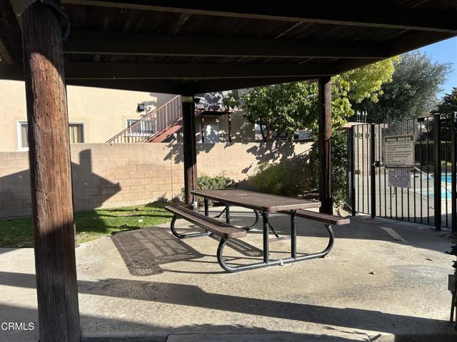 Building Photo - 832 E Garfield Ave