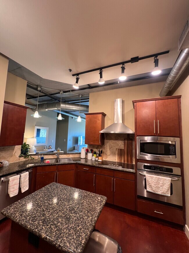 Kitchen 1 - 150 Bee St