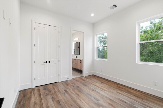 Building Photo - 4218 Nichols St