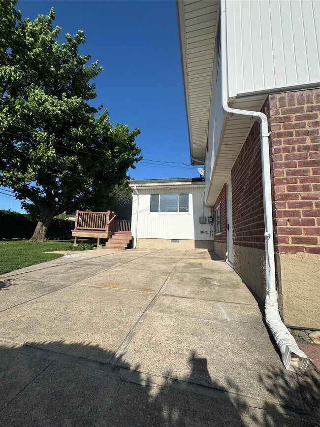 Building Photo - 371 White Birch Ln