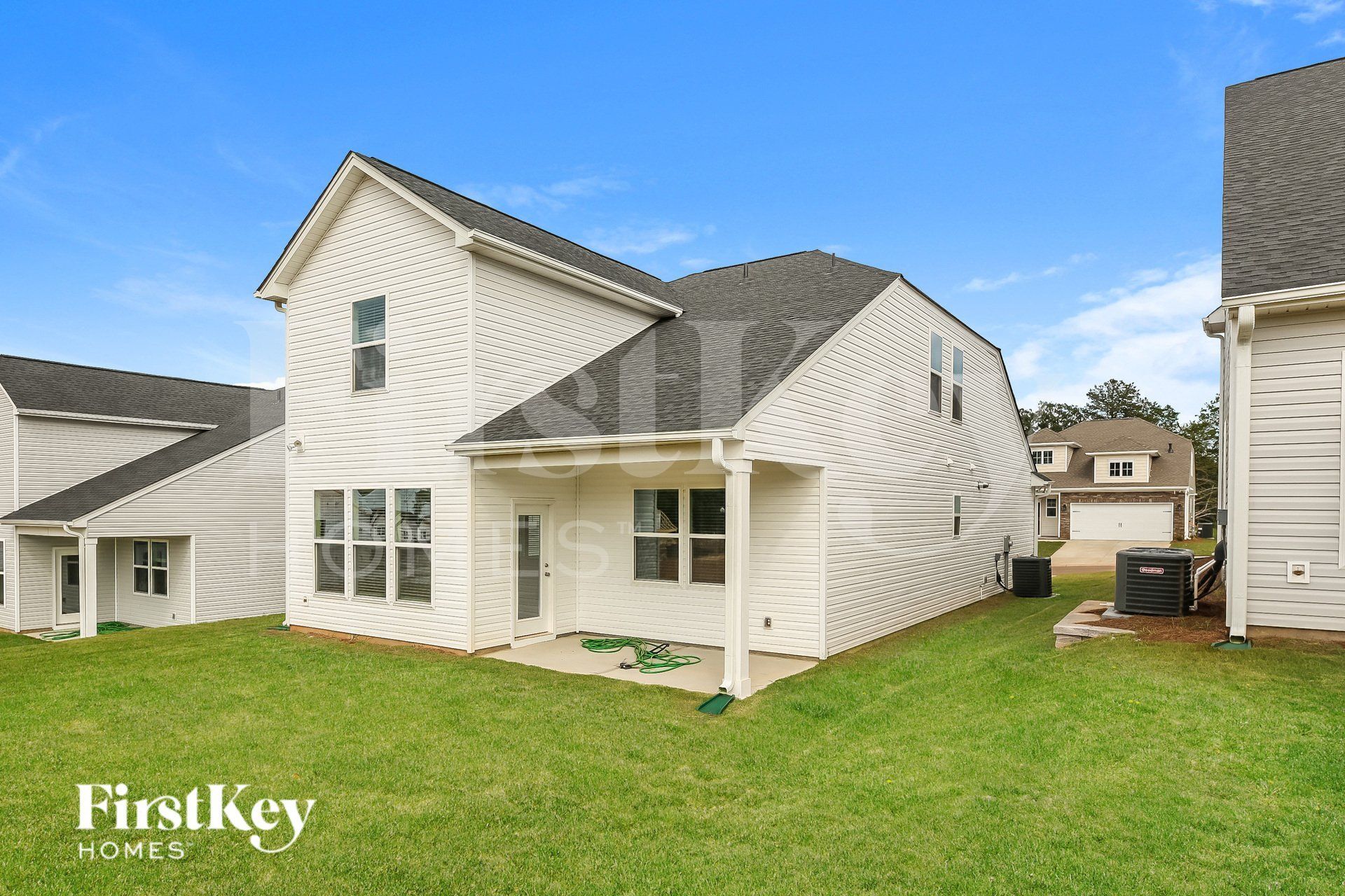 Building Photo - 525 Hillpark Ln