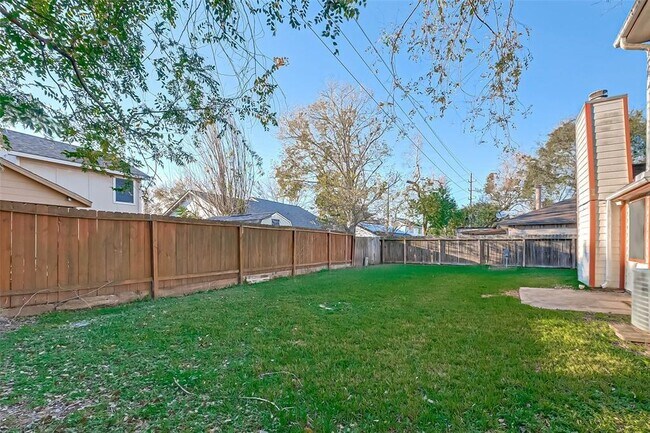 Building Photo - 16822 Rippling Mill Dr
