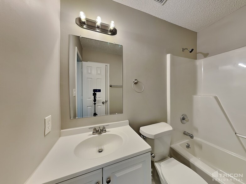 Building Photo - 4115 Alexis Ct SW