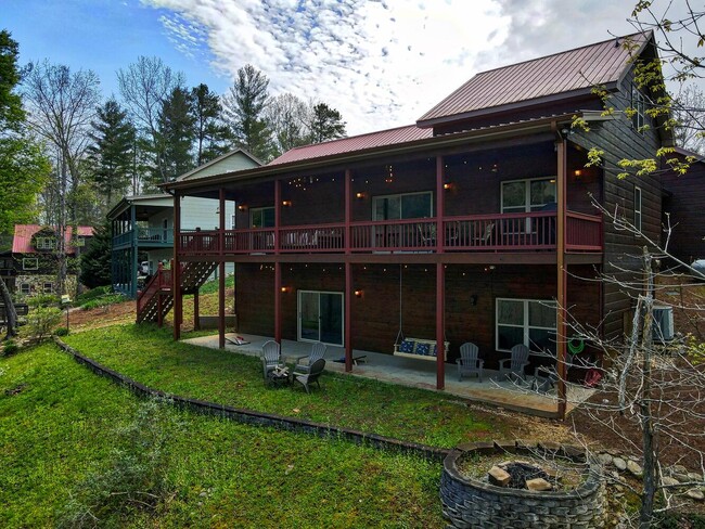 Building Photo - 329 Arrowood Pointe