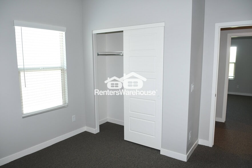 Building Photo - 2264 W Harmont Dr