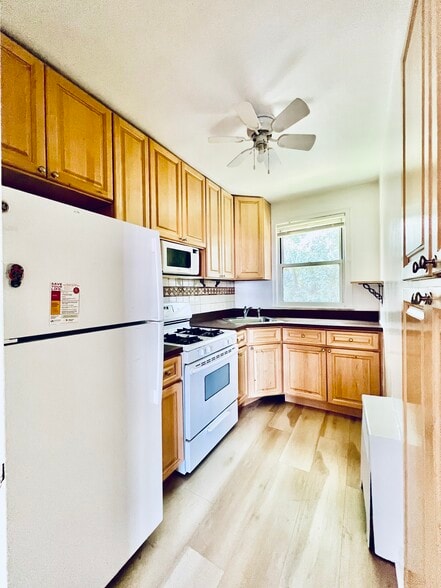 Kitchen - 11 Stokes Rd