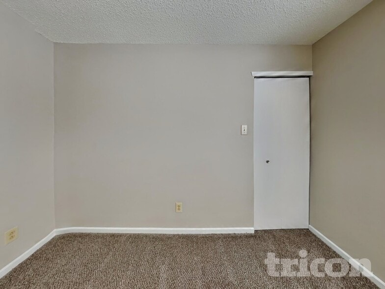Building Photo - 2720 Redland Ln
