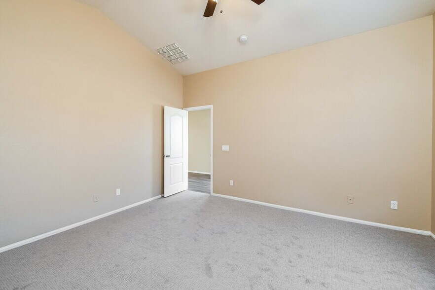 Building Photo - 28953 N Coal Ave