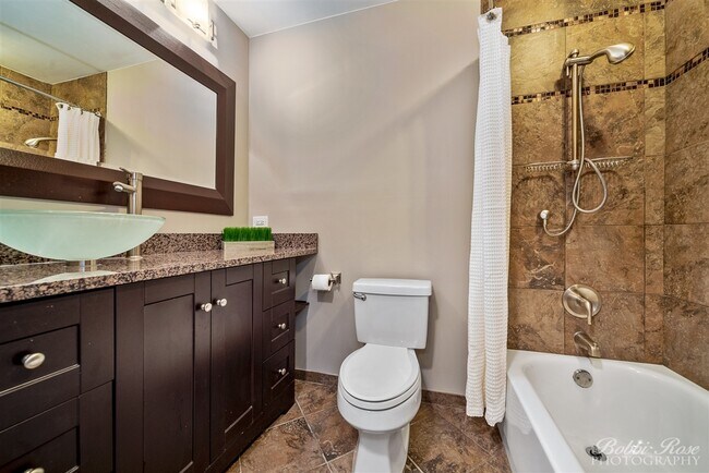Building Photo - 115 Sussex Cir