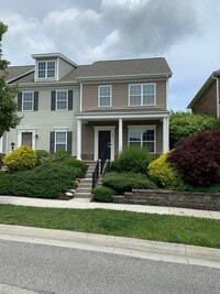 Building Photo - 2 Bedroom, 2.5 Bath Townhouse with detached one-car garage