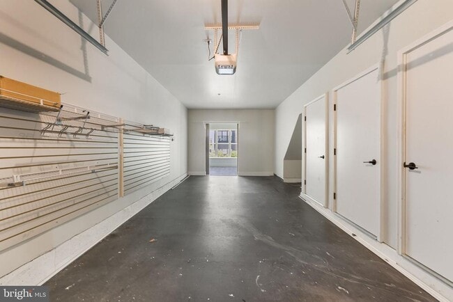 Building Photo - 2013 Tysons Ridgeline Rd