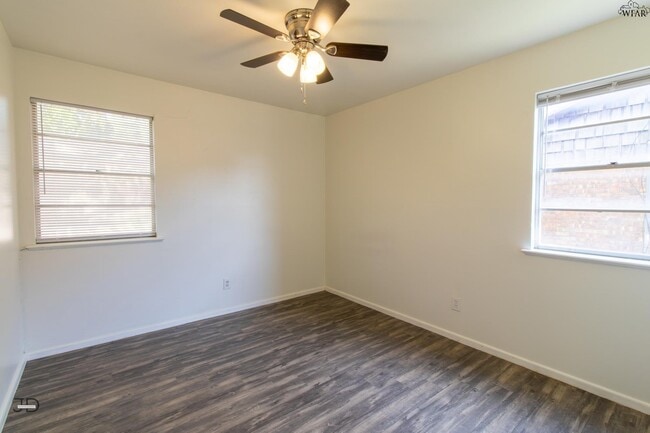 Building Photo - 109 Wood Cir