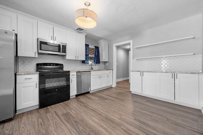 Building Photo - 4212 Bart St