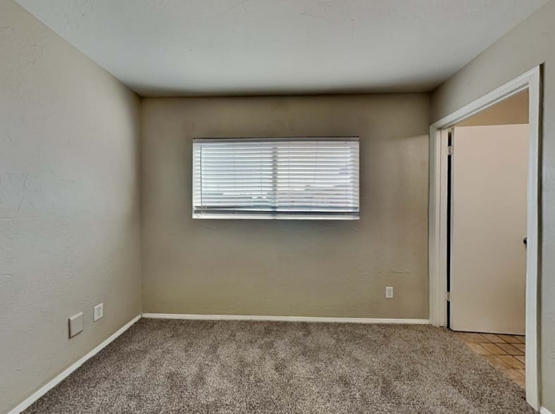 Building Photo - 12956 W Desert Ln