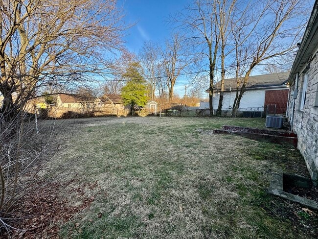 Building Photo - 479 Stratford Dr