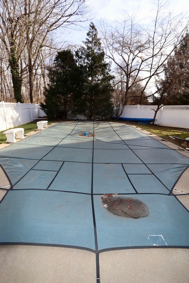 Building Photo - 2969 Columbia Dr