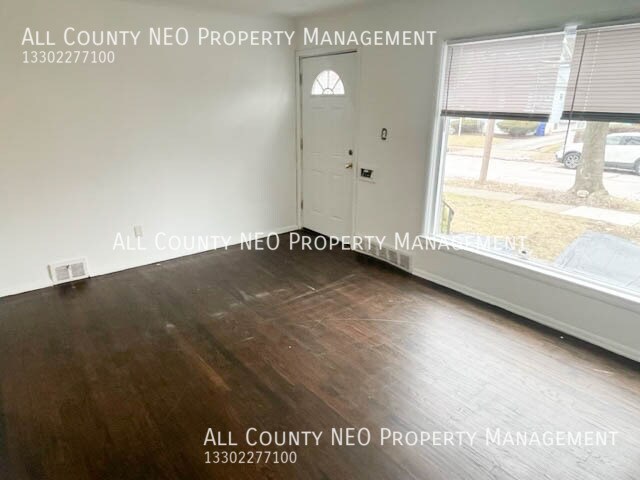 Building Photo - 3862 E 112th St