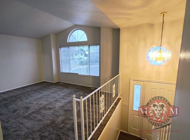 Building Photo - Beautiful Remodeled 4 Bd 2 Bath Home