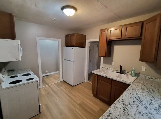 Building Photo - 3bd 1ba House