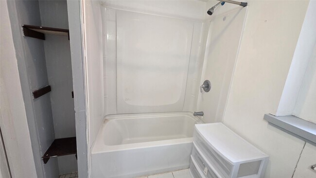 Building Photo - 35 Dayton St