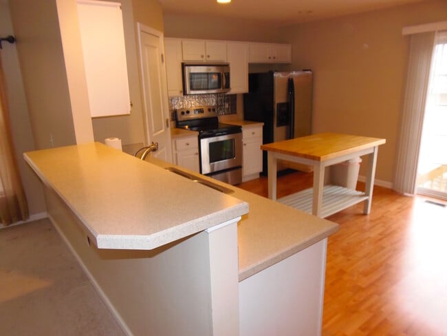 Building Photo - Two Bedroom Dublin Condo Rental at Hayden ...
