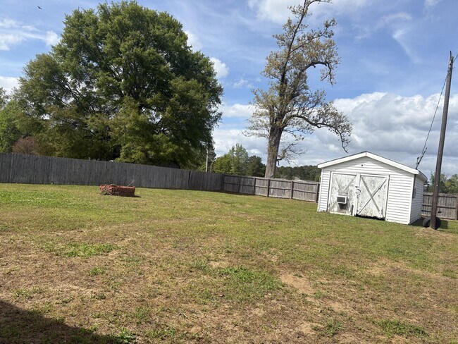 Building Photo - 109 Sheffield Rd