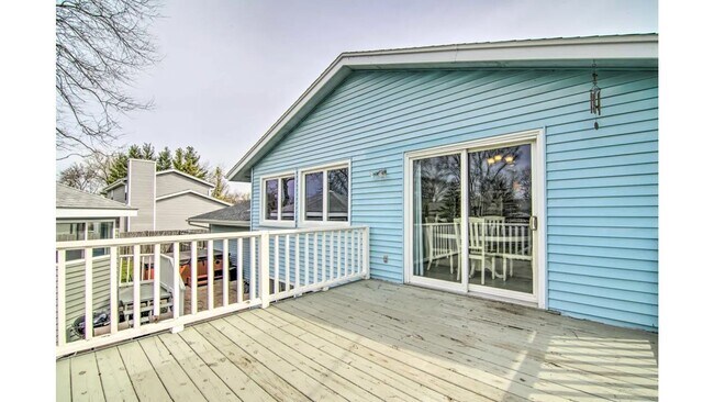 Building Photo - Beautiful Home at Silver Lake