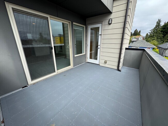 Building Photo - 4222 Linden Ave N