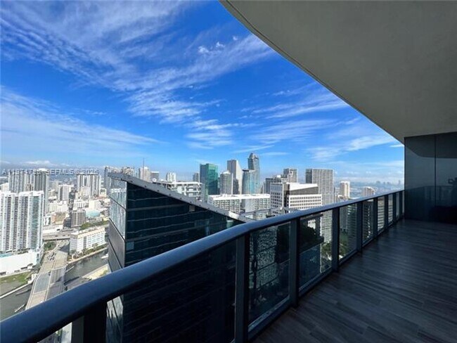 Building Photo - 801 S Miami Ave