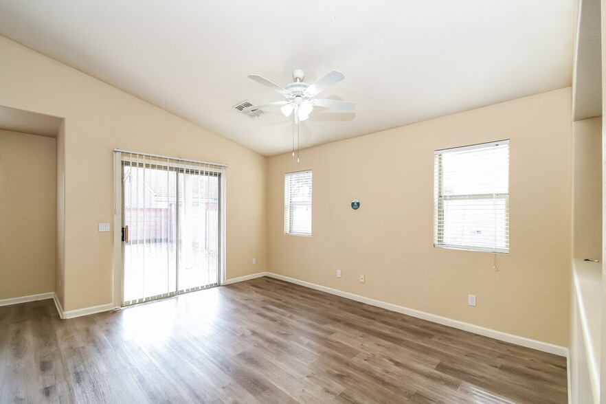 Building Photo - 5509 S 34th Ave