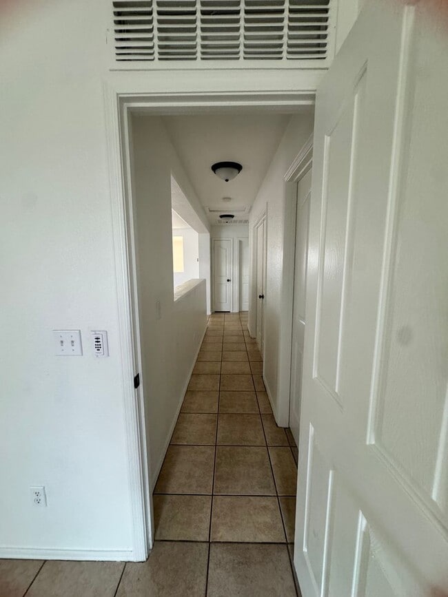 Building Photo - Casa Grande 3 bedroom 2 bath