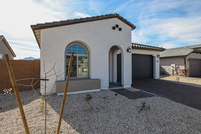 Building Photo - NEW HOME IN TOLLESON! 4 BEDROOM 3 BATHROOMS!