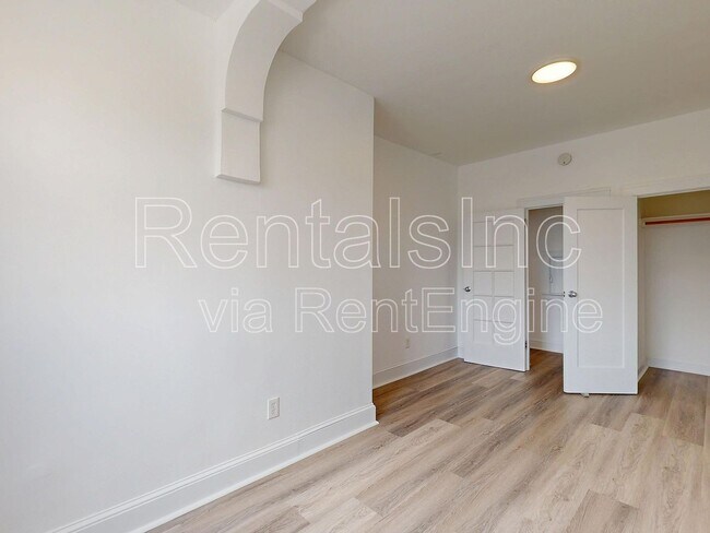 Building Photo - 1294 Grove St
