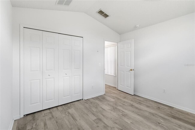 Building Photo - 210 Pine Cone Dr