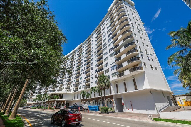 Building Photo - 6039 Collins Ave