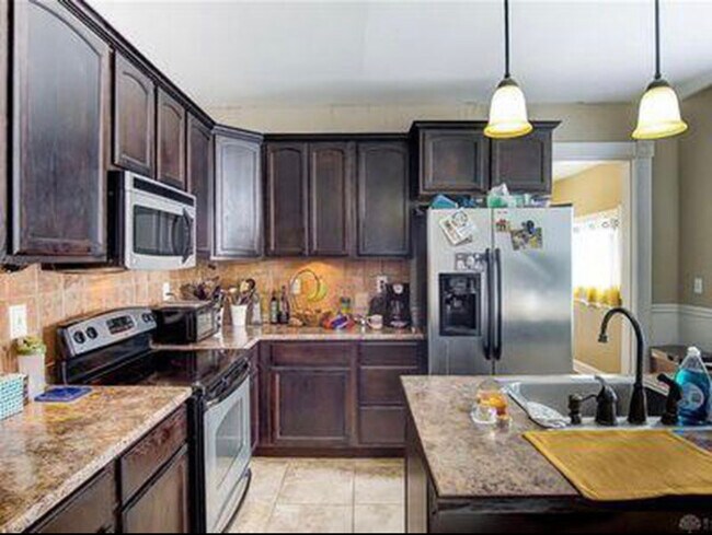 Building Photo - 10 /12 Garret St