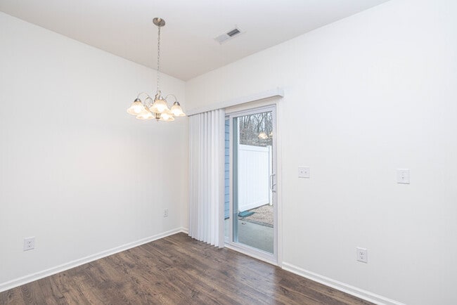Building Photo - 2BR/2.5BA Townhome in Pineville- Tucked in...
