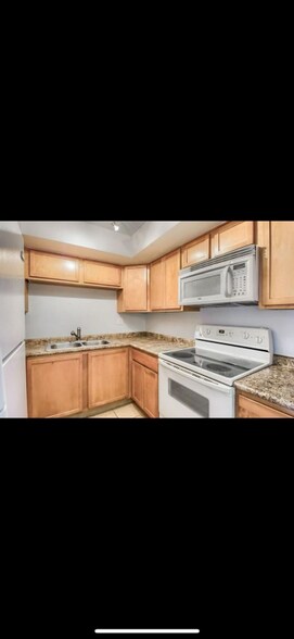 Building Photo - 8256 E Arabian Trail