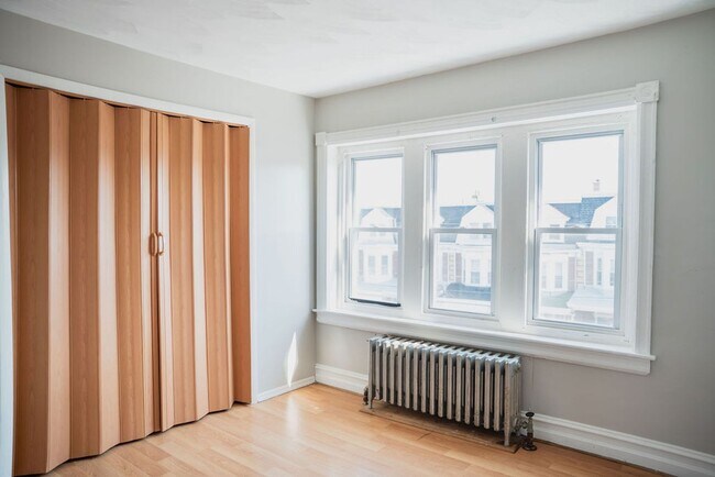 Building Photo - 906 N 4th St