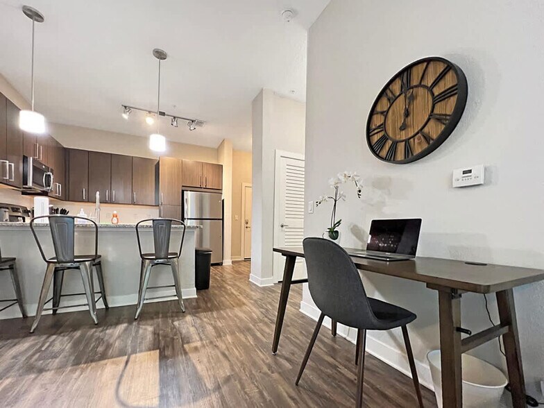 Building Photo - 2615 N Grady Ave