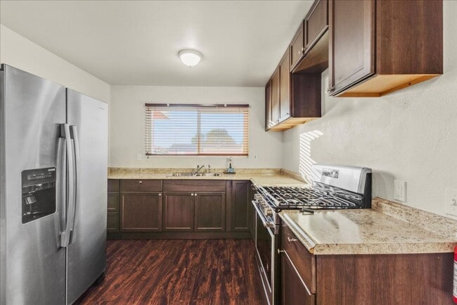 Building Photo - Upper Seaside 3 Bedroom / 1.5 Bath