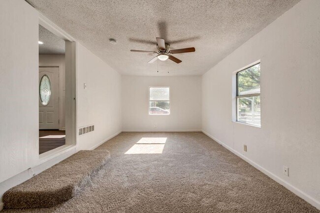 Building Photo - 3415 Crites St