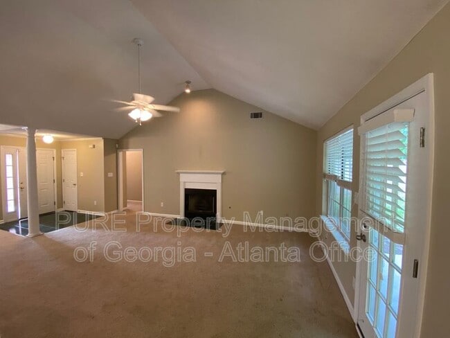 Building Photo - 357 Washington St