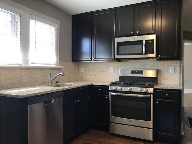 Building Photo - Fantastic 2bd/1ba home! Coming soon!