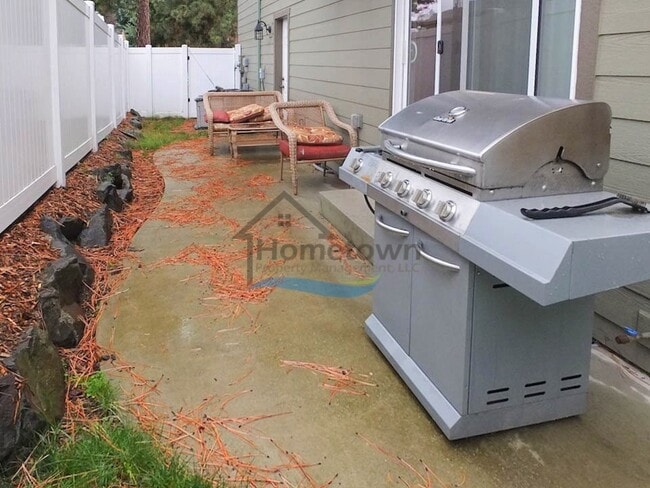 Building Photo - 2 Bedroom & 1.5 Bathroom Coeur d'Alene Hom...