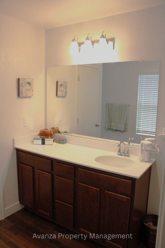 Building Photo - Home for Rent 6857 E. Cetti Ave Fresno, CA 93727